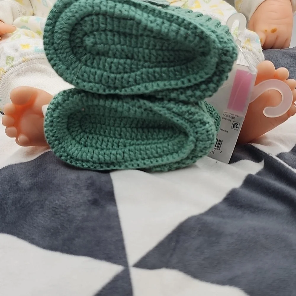 I NWT Newborn Booties Carters Just One You Baby 🦖Green Dinosaur Tricerotop